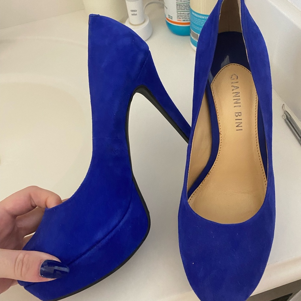 Blue closed toe heels